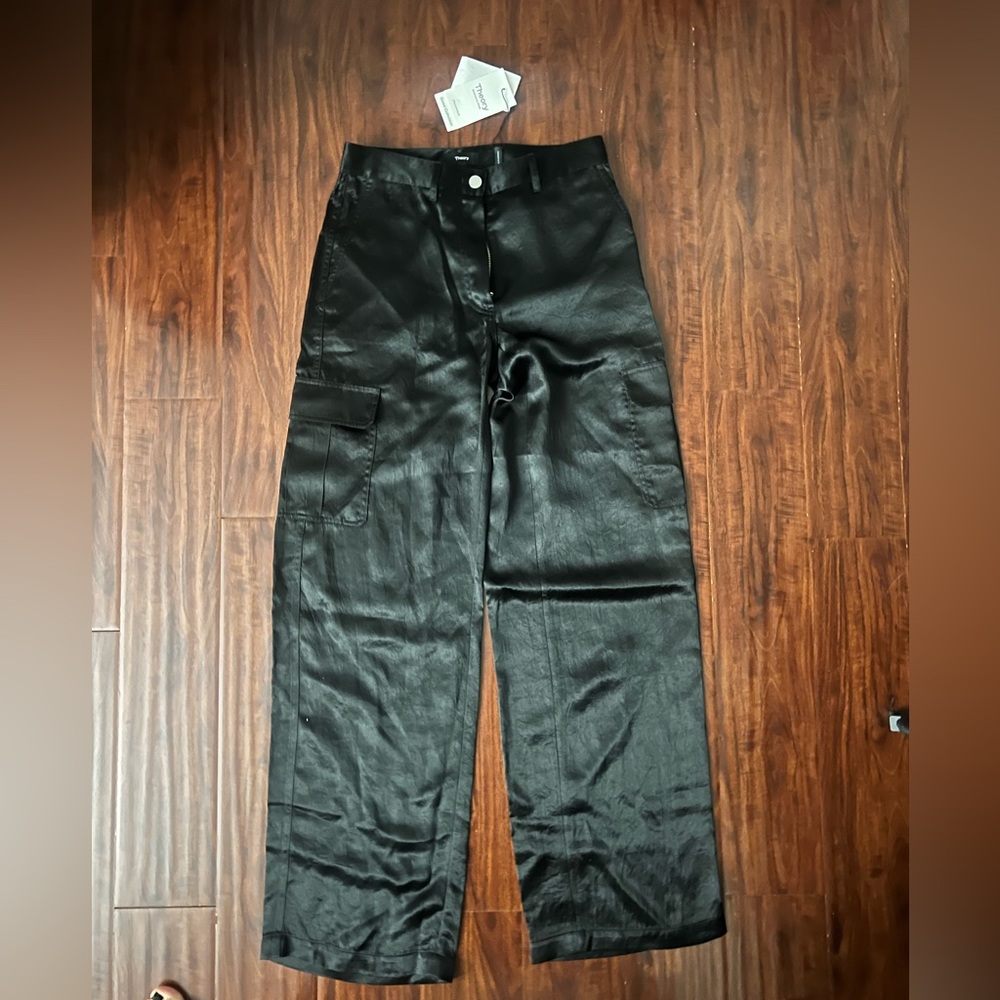 UNWORN THEORY Satin / silk material pants